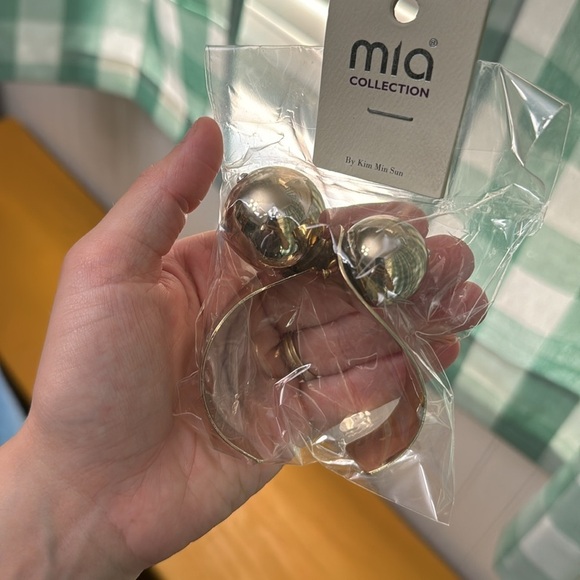 Mia Collection Gold Twist Knob Chunky Bracelet - Picture 2 of 3